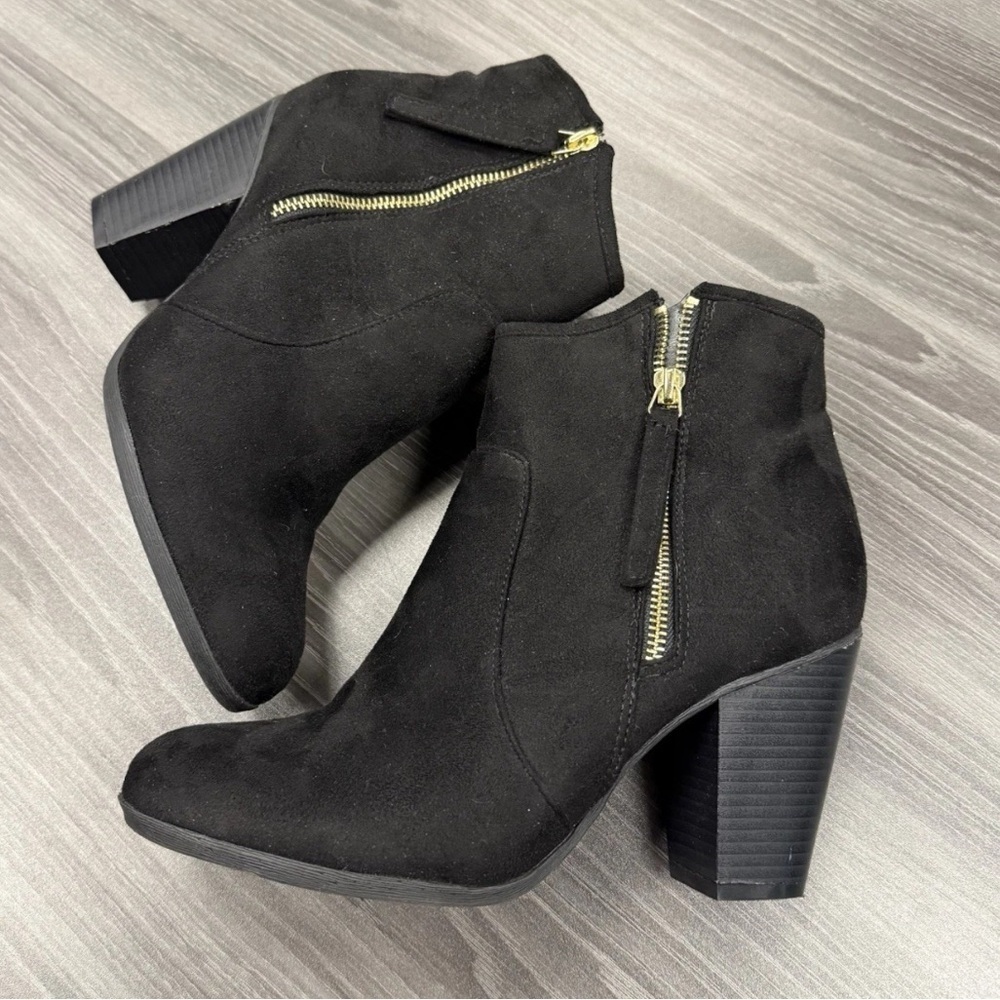 Journee Collection Link Women’s Ankle Boots Black Faux Suede Booties Size 10